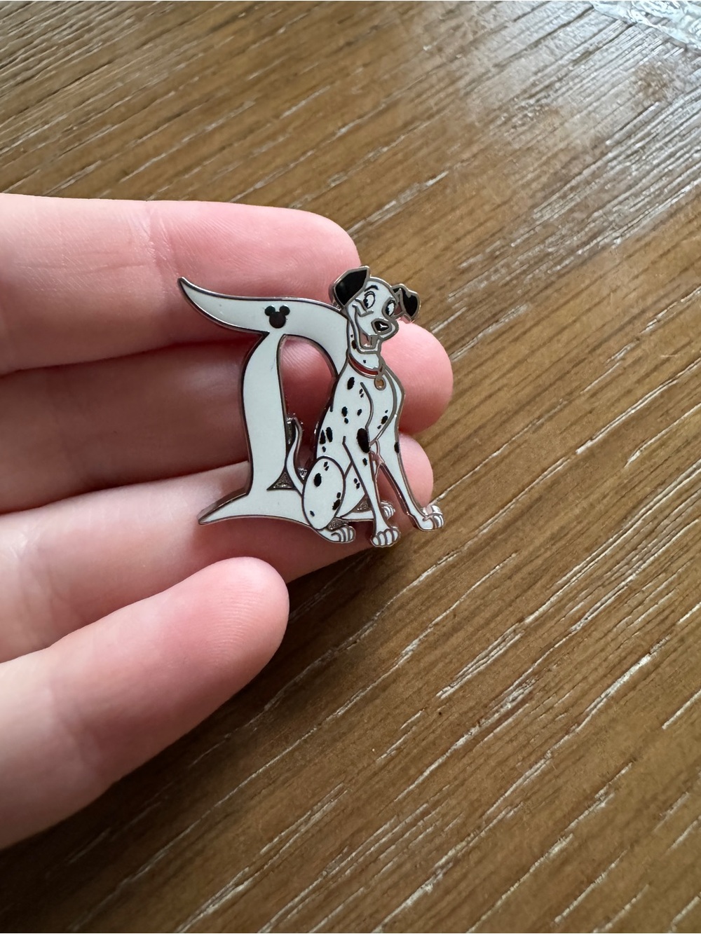 2025 Hidden Mickey Disney Wave B Letter D Pongo 101 Dalmatians Disneyland Pin